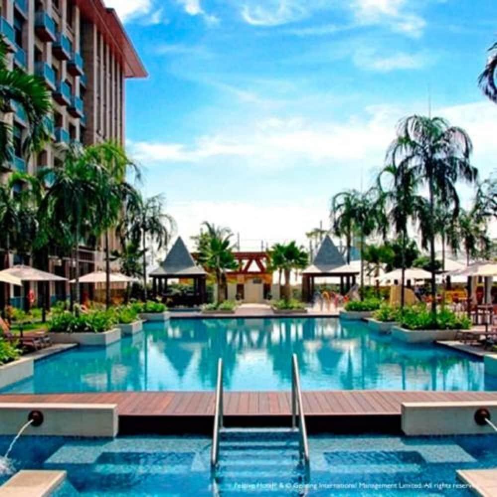 World Sentosa - Festive Tempat peranginan