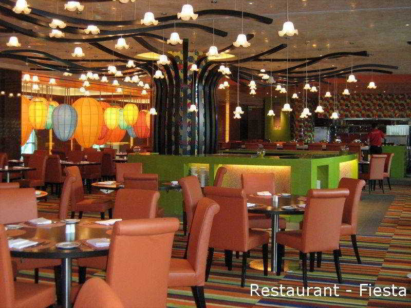 World Sentosa - Festive Tempat peranginan